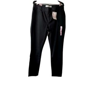 Signature Levi Strauss & Co. Gold Label Women's Totally Shaping Pull-on 16M